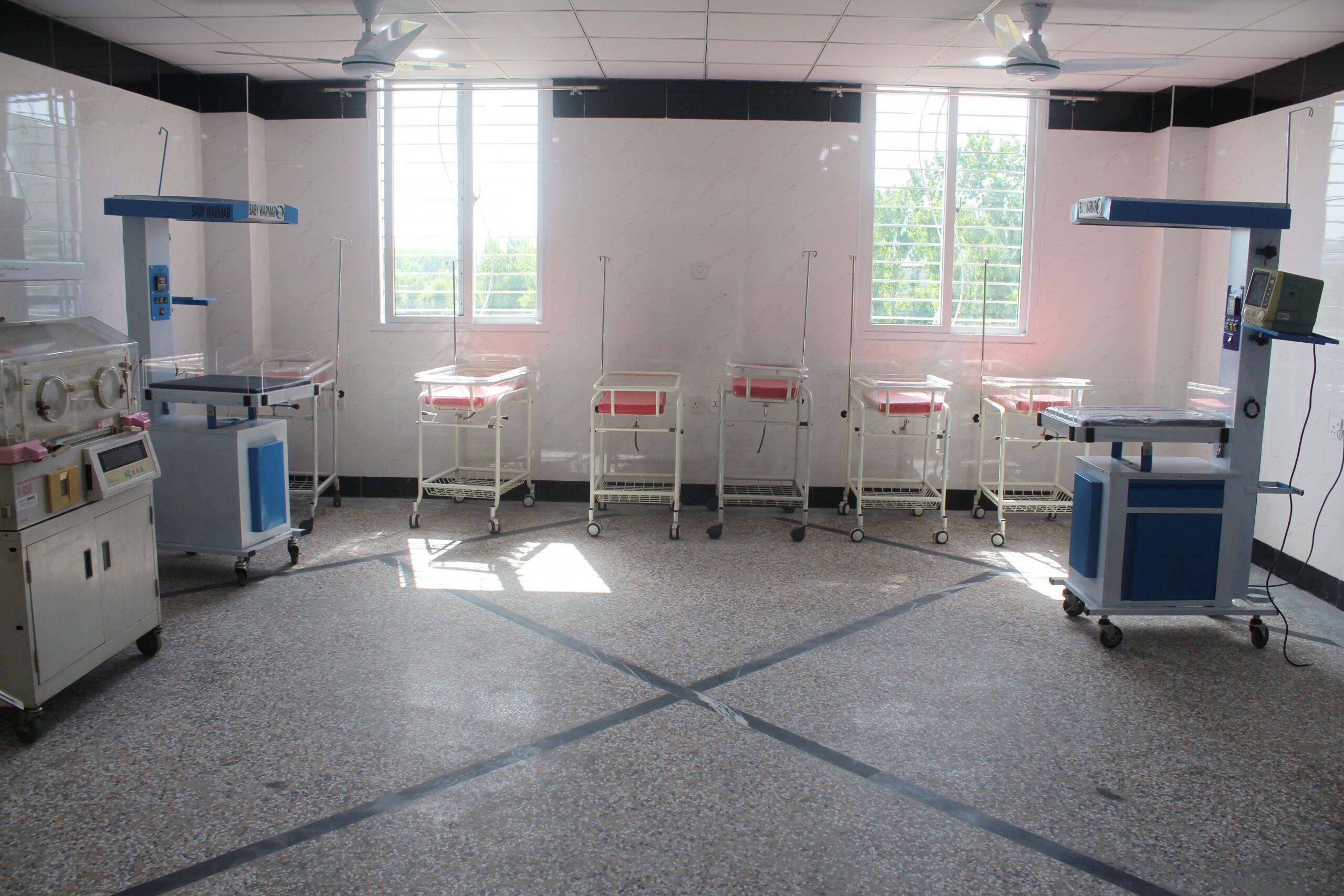 Private patient room with curtain partition