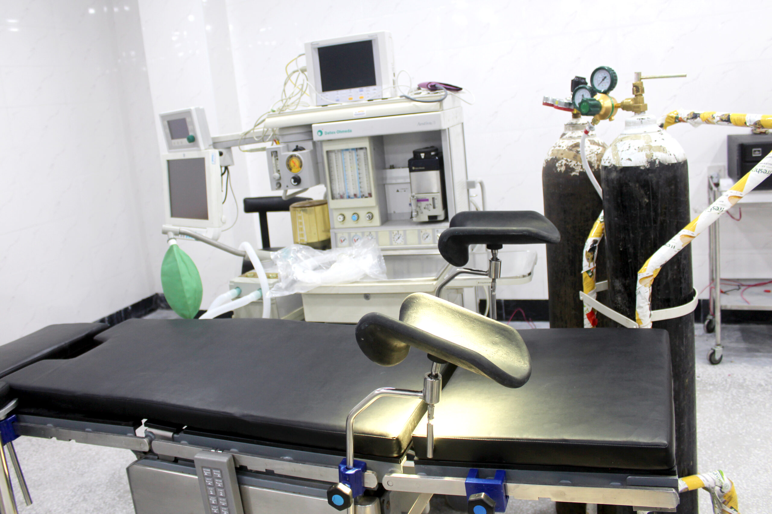 Anaesthesia and monitoring equipment